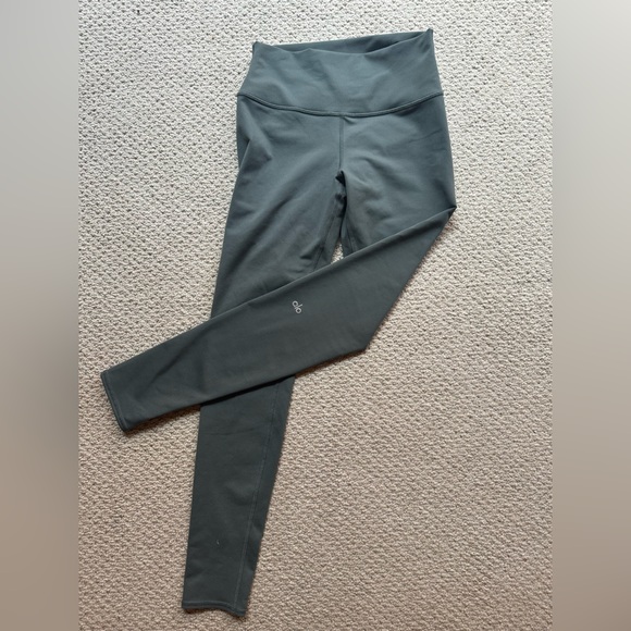 ALO Yoga Cactus Green Leggings - Picture 1 of 2